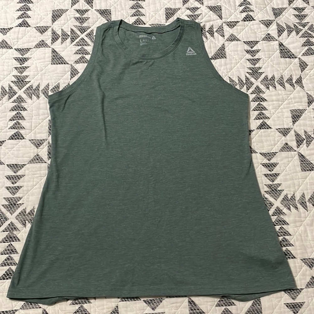 Sleeveless t